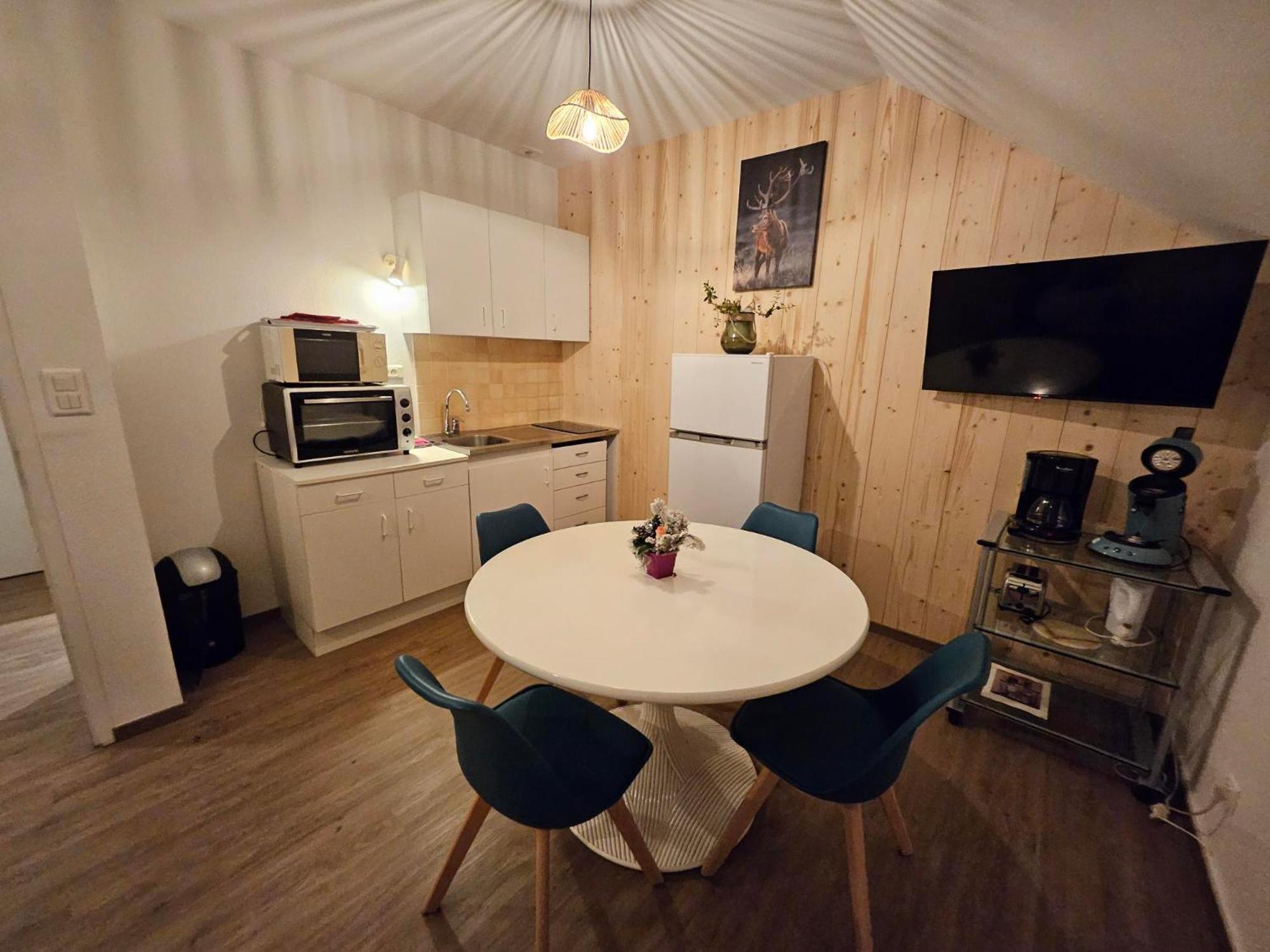 Gite Eglantine 2 A 6 Personnes Avec Spa Et Salle De Jeux Dans La Residence Ventron Exteriör bild